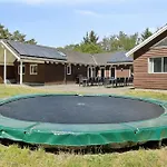Tvaervaenget Holiday home *