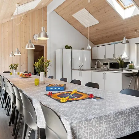 Дом отдыха Awesome Home In Blavand With Sauna *