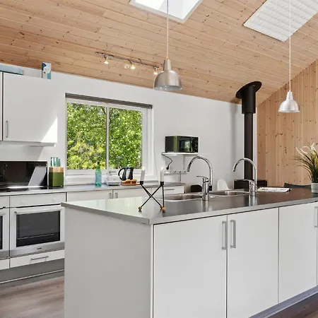 Awesome Home In Blavand With Sauna * Блаванн