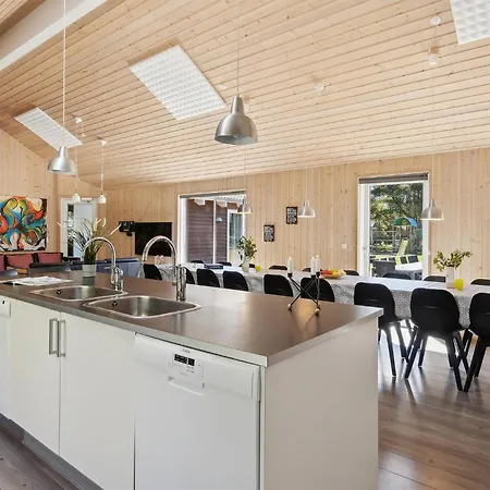Дом отдыха Awesome Home In Blavand With Sauna Блаванн